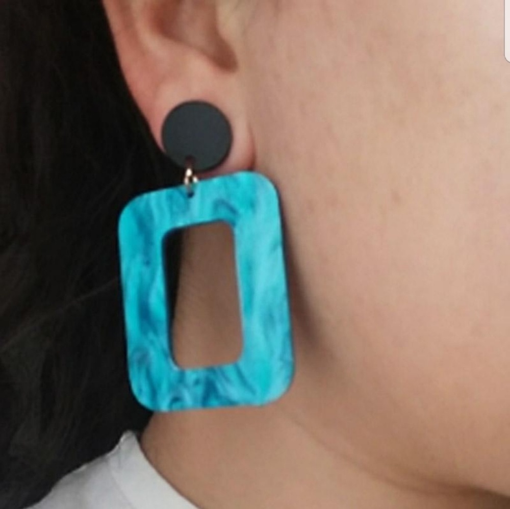 Acrylic Earrings NWOT